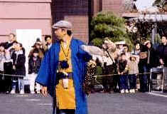 写真:平成12年の街回遊展での様子